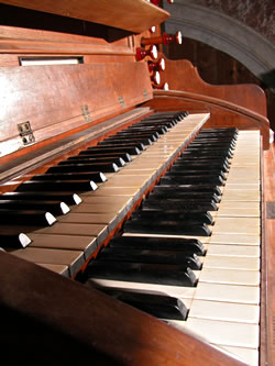 L'organo - Manuali (Foto Giuseppe Ruggiero)