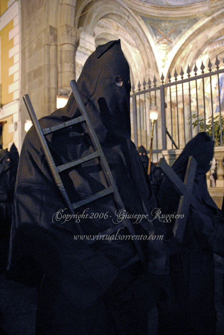 La Processione nera del Venerdì Santo a Sorrento